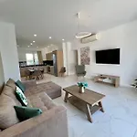 Villa Marinos *