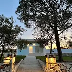 Villa Marinos *