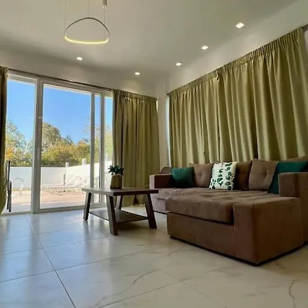 וילה Marinos Kalamákion